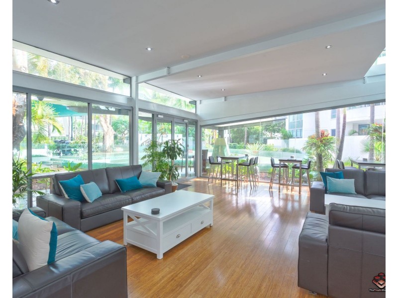 21i/20-28 Bayview Street, Runaway Bay QLD 4216