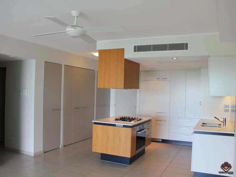 6 Mariners Drive, Townsville City QLD 4810