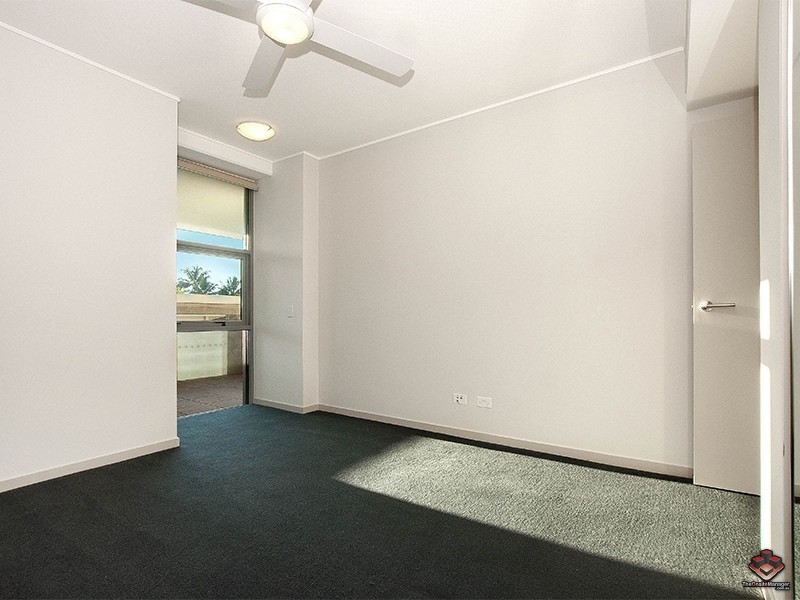 6 Mariners Drive, Townsville City QLD 4810