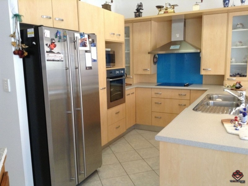 2 Grand Parade, Parrearra QLD 4575