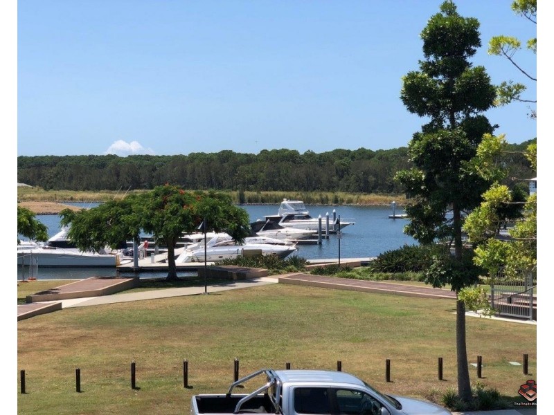 22 Cova Boulevard, Hope Island QLD 4212