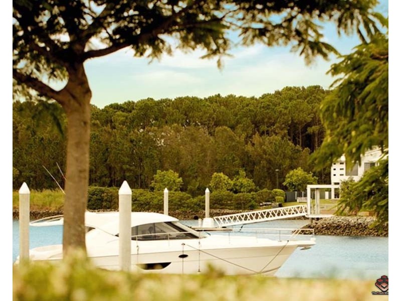 22 Cova Boulevard, Hope Island QLD 4212