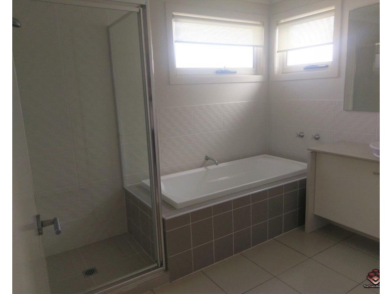 22 Cova Boulevard, Hope Island QLD 4212