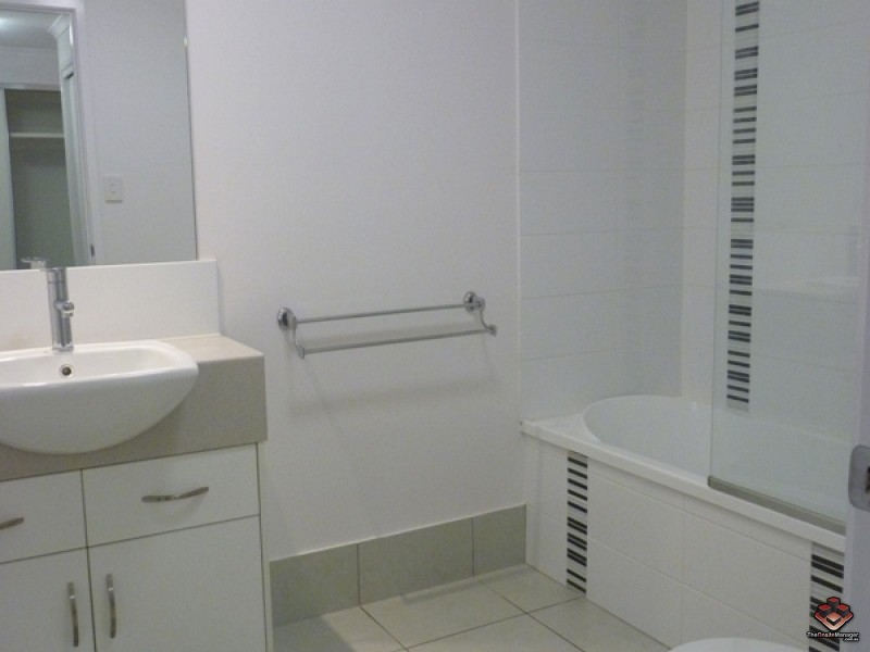 6-24 Henry Street, West End QLD 4810