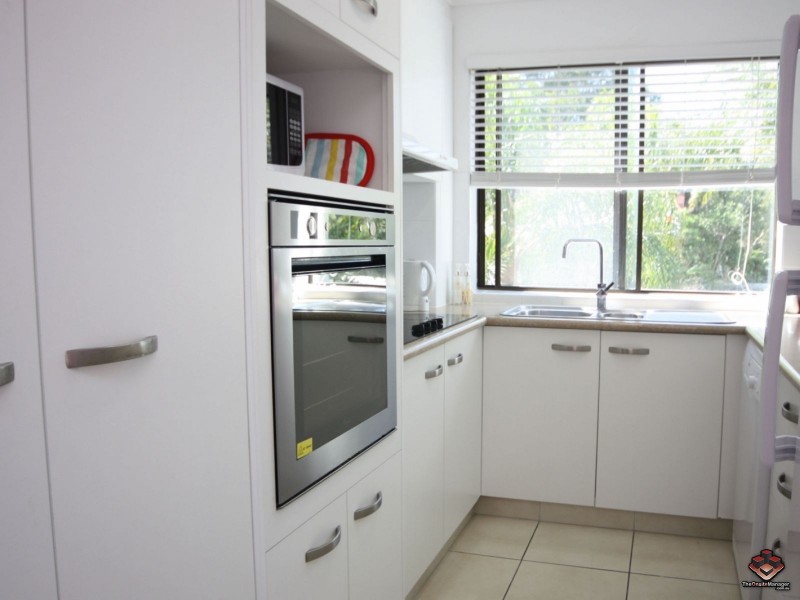 9 Bayview Street, Runaway Bay QLD 4216