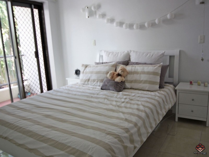 9 Bayview Street, Runaway Bay QLD 4216