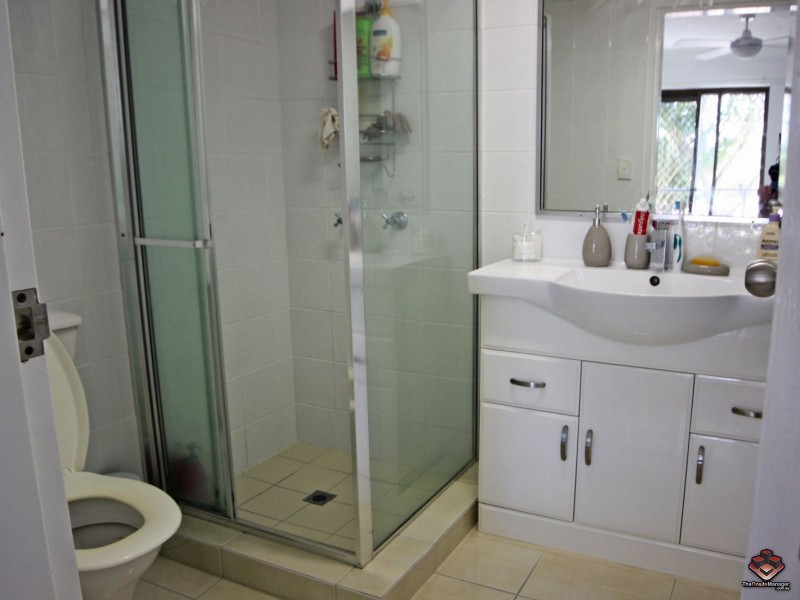 9 Bayview Street, Runaway Bay QLD 4216