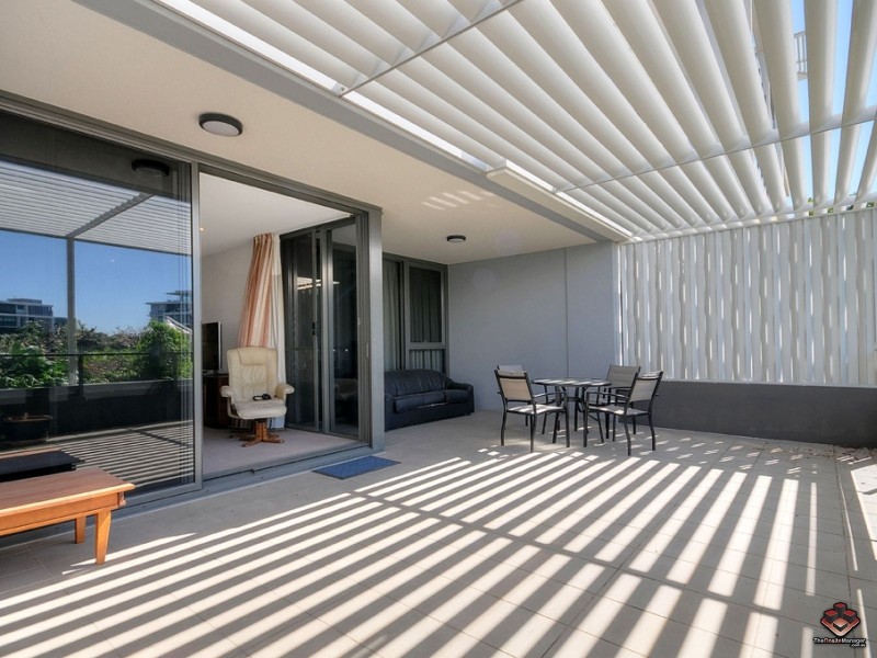 323 Bayview Street, Hollywell QLD 4216