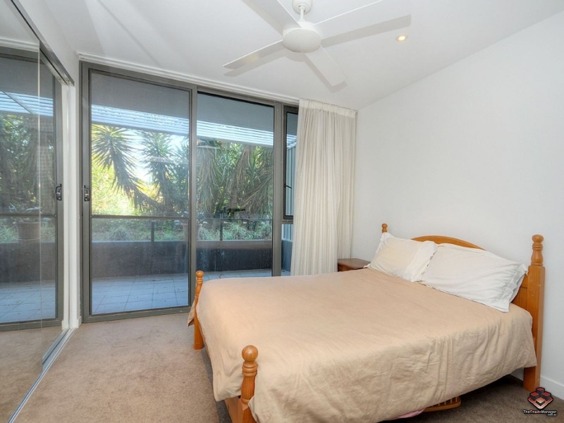 323 Bayview Street, Hollywell QLD 4216