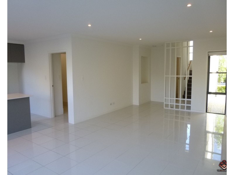 2 Bourton Road, Merrimac QLD 4226