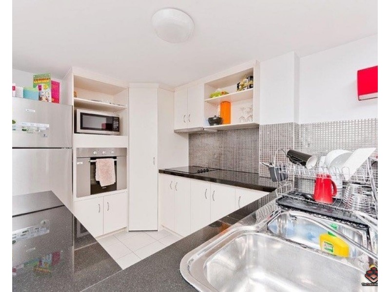 75 Brown Street, Labrador QLD 4215