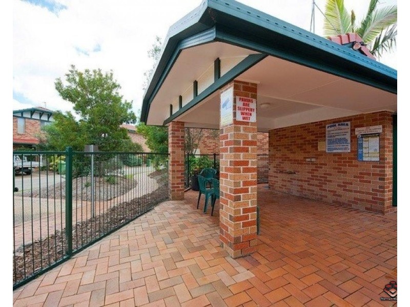 75 Brown Street, Labrador QLD 4215