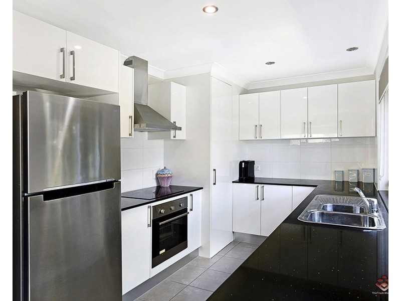 177 Central Street, Labrador QLD 4215