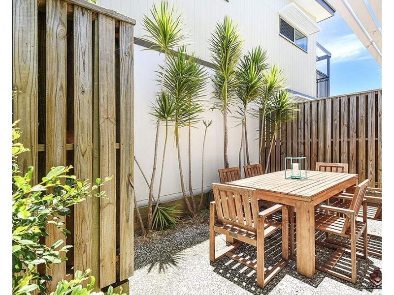 177 Central Street, Labrador QLD 4215