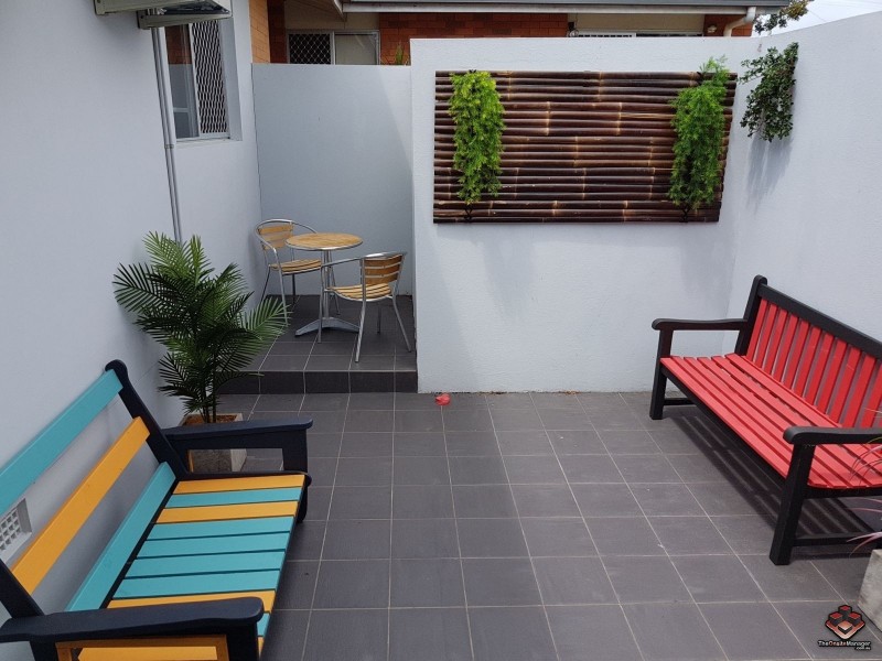 80 Falconer Street, Southport QLD 4215