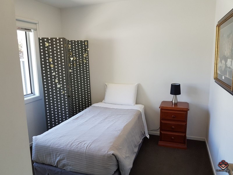 80 Falconer Street, Southport QLD 4215