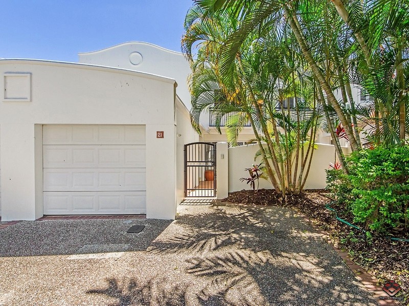 21/100 Cotlew Street East, Southport QLD 4215