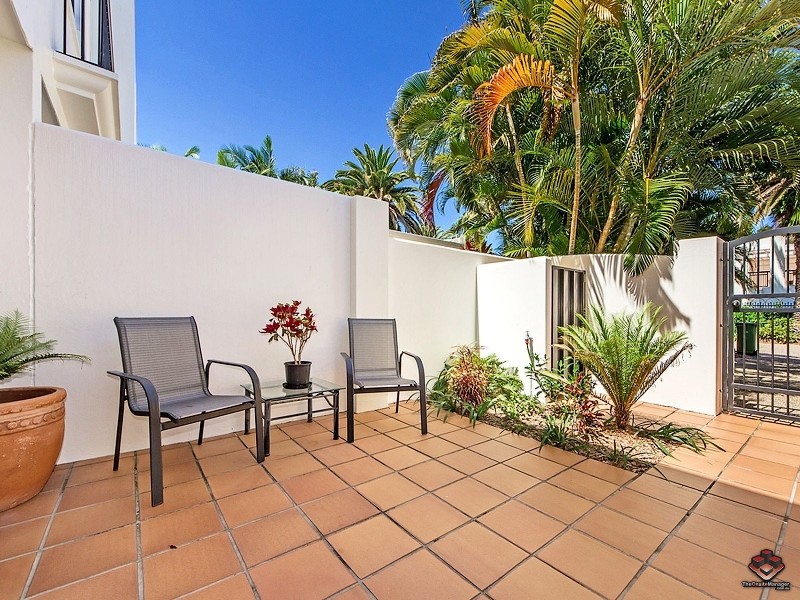 21/100 Cotlew Street East, Southport QLD 4215