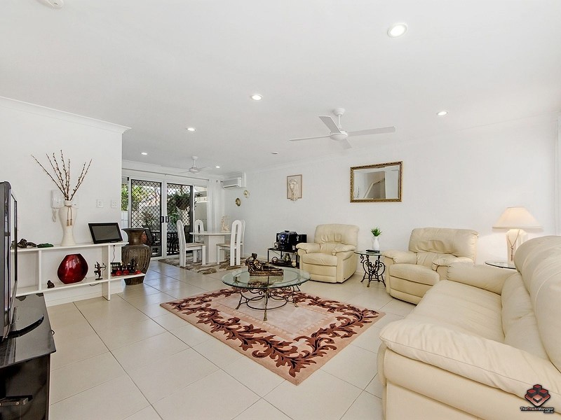 21/100 Cotlew Street East, Southport QLD 4215