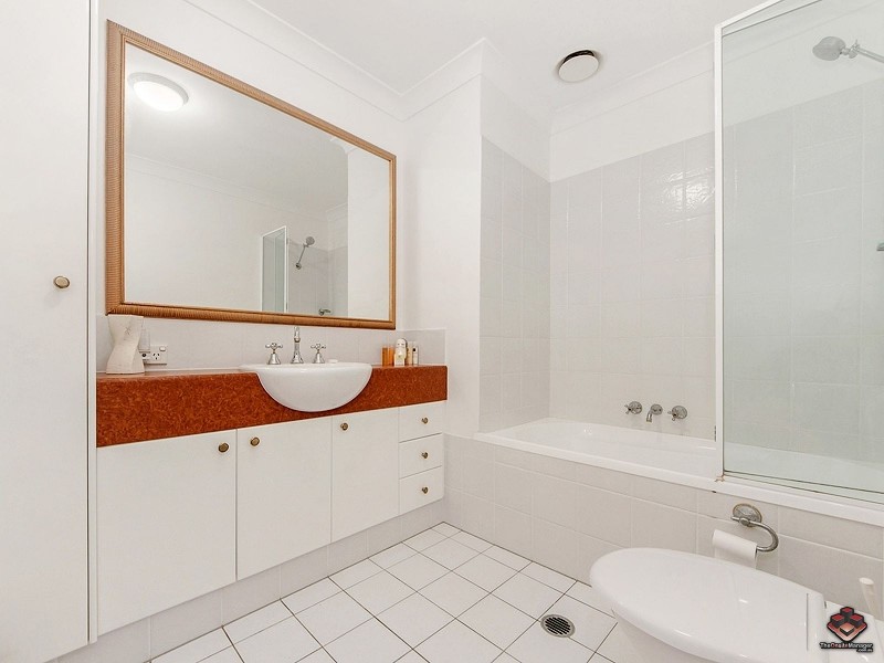 21/100 Cotlew Street East, Southport QLD 4215