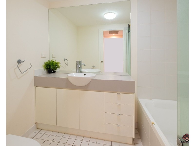 9, 45 Doggett Street, Teneriffe QLD 4005