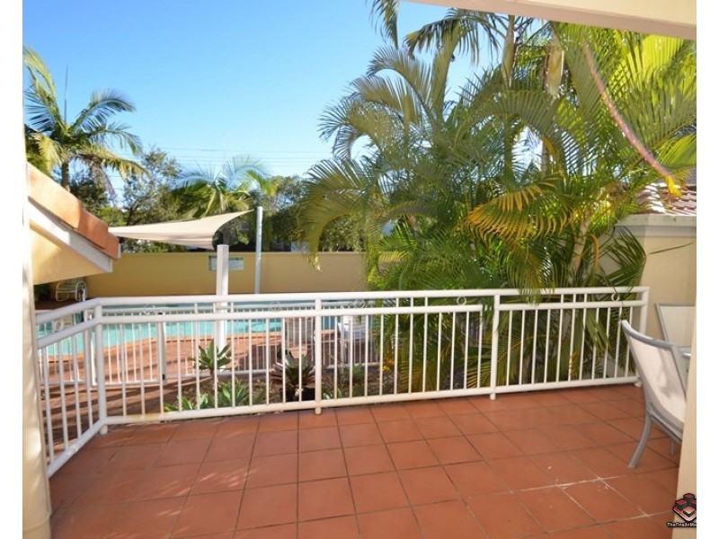 37 Mawarra Street, Chevron Island QLD 4217