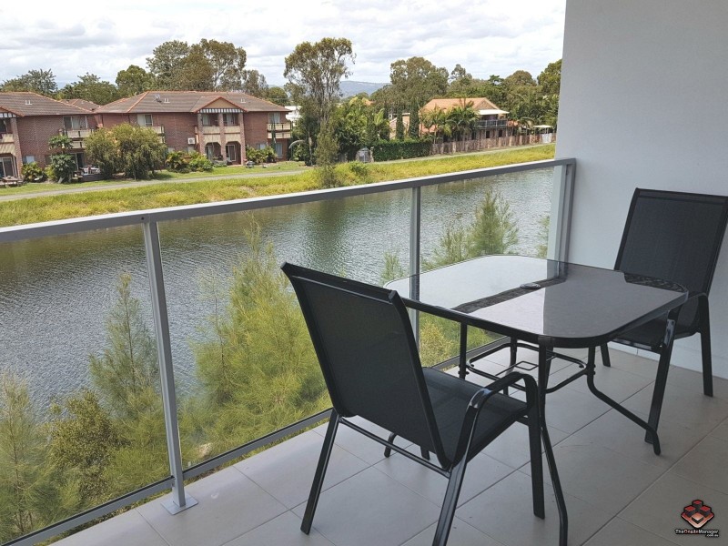 8 Waterford Court, Bundall QLD 4217