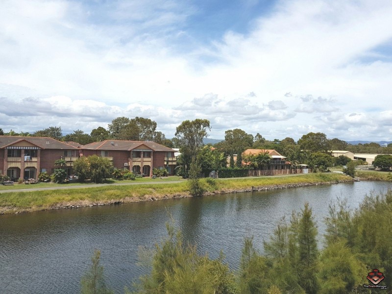 8 Waterford Court, Bundall QLD 4217