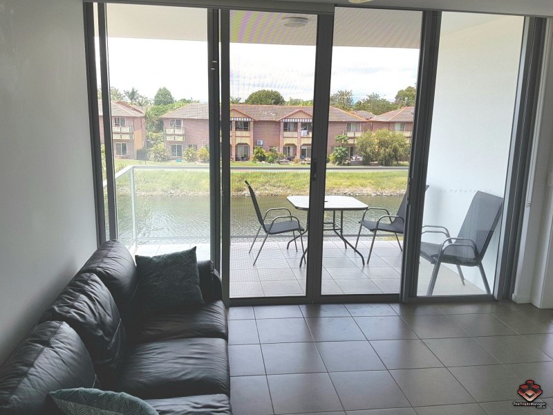 8 Waterford Court, Bundall QLD 4217