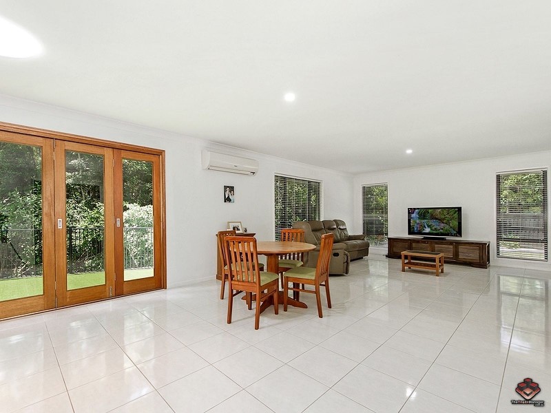 8 Lowe Court, Maudsland QLD 4210