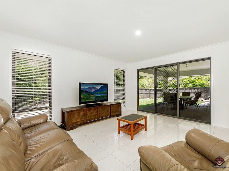 8 Lowe Court, Maudsland QLD 4210