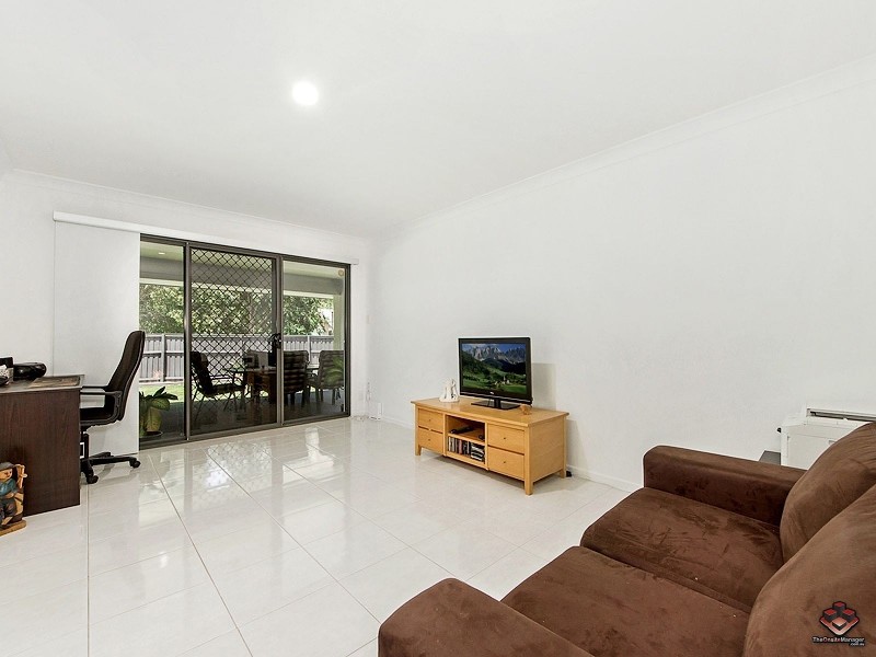 8 Lowe Court, Maudsland QLD 4210