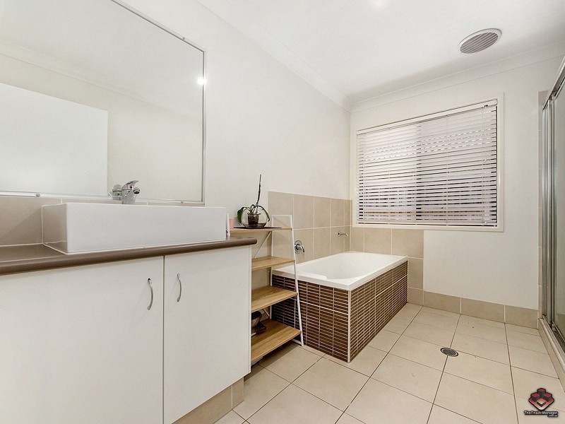 8 Lowe Court, Maudsland QLD 4210