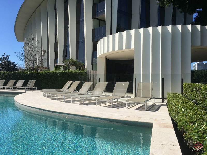 1 Marina Drive, Benowa QLD 4217