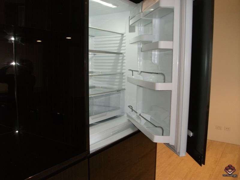 1 Marina Drive, Benowa QLD 4217