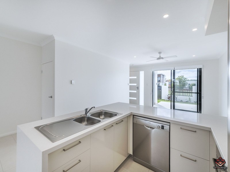 23 Mayfair Lane, Hope Island QLD 4212
