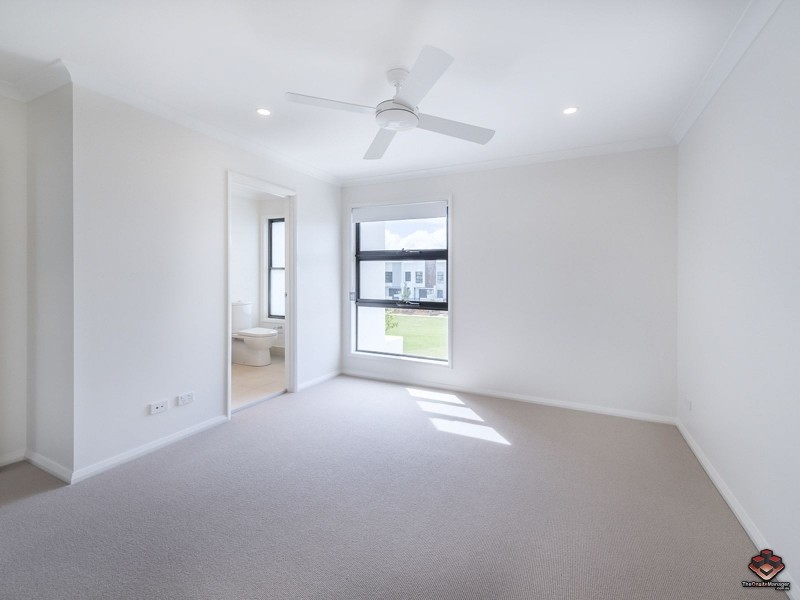 23 Mayfair Lane, Hope Island QLD 4212