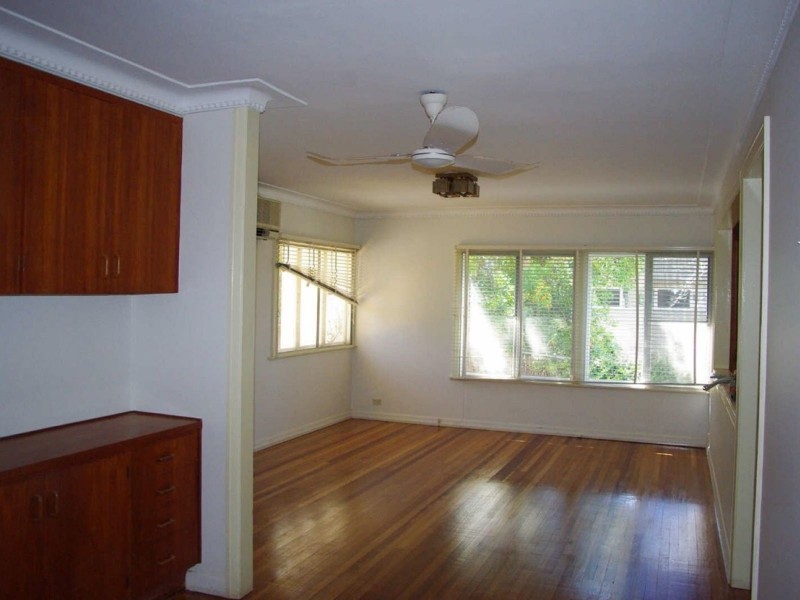 22 Kenmore Road, Kenmore QLD 4069