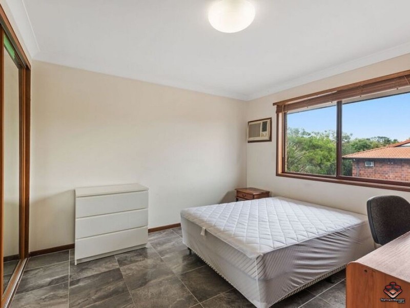 29 Barrett Street, Robertson QLD 4109