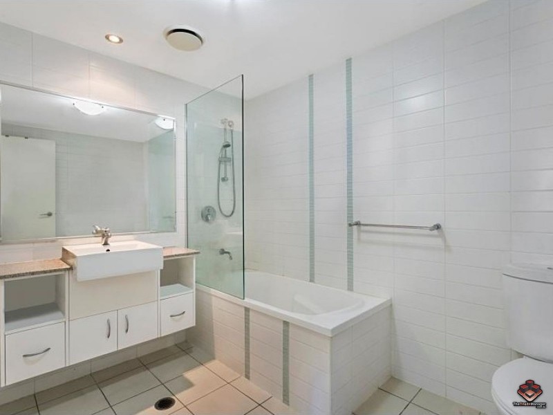 95 Clarence Road, Indooroopilly QLD 4068