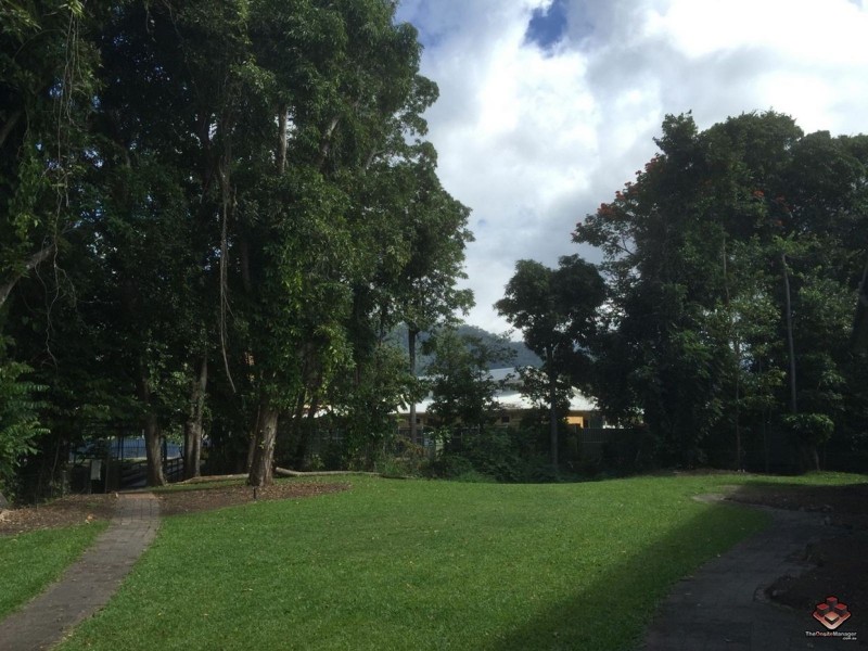 40-42 Moody Street, Manoora QLD 4870
