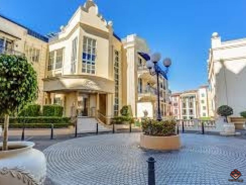 3030 The Boulevard, Carrara QLD 4211