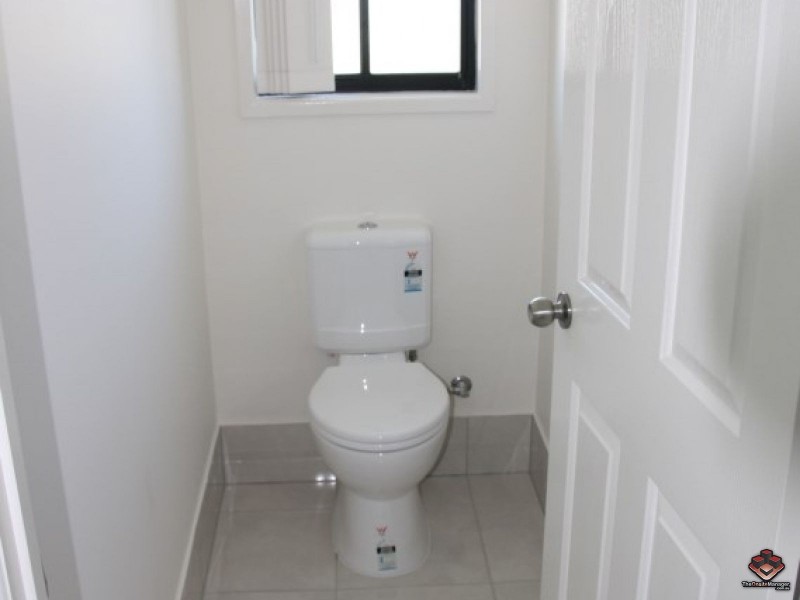 8 George Street, Marburg QLD 4346