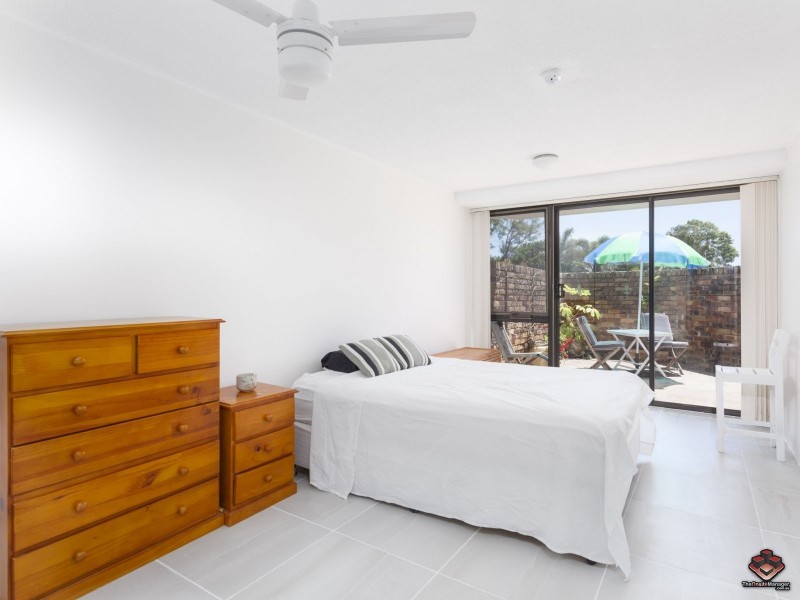 54 Hooker Boulevard, Mermaid Waters QLD 4218