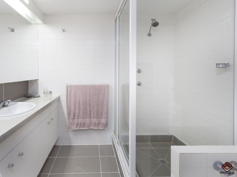 54 Hooker Boulevard, Mermaid Waters QLD 4218