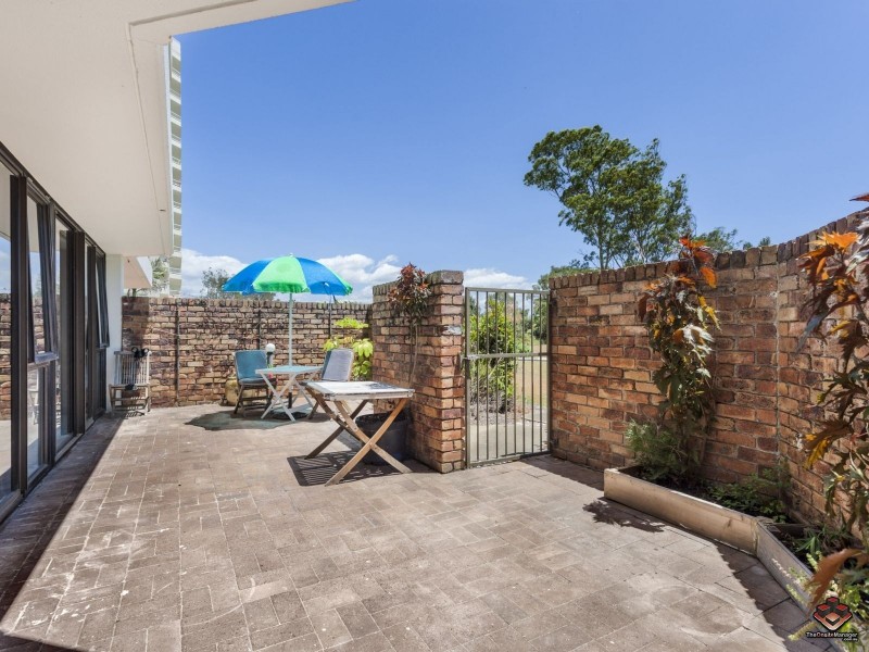 54 Hooker Boulevard, Mermaid Waters QLD 4218