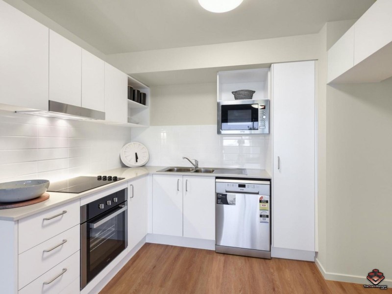 6 Southerden Avenue, Grange QLD 4051