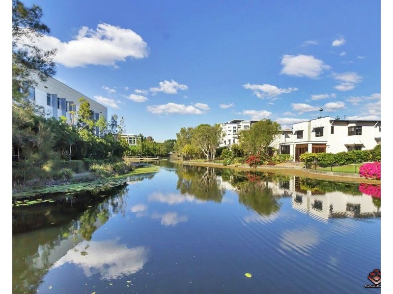 2 Riverwalk Avenue, Robina QLD 4226