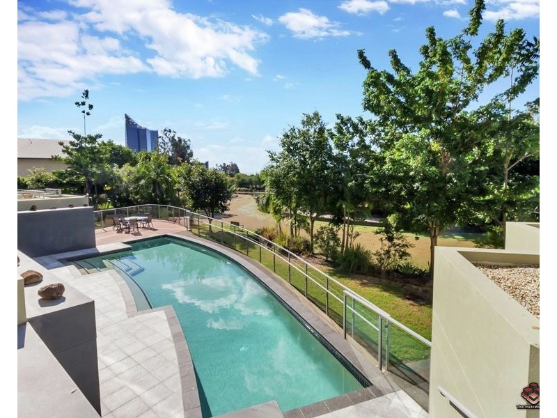 2 Riverwalk Avenue, Robina QLD 4226