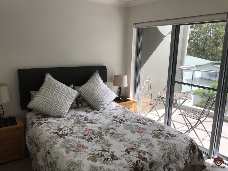 28 Castello Circuit, Varsity Lakes QLD 4227